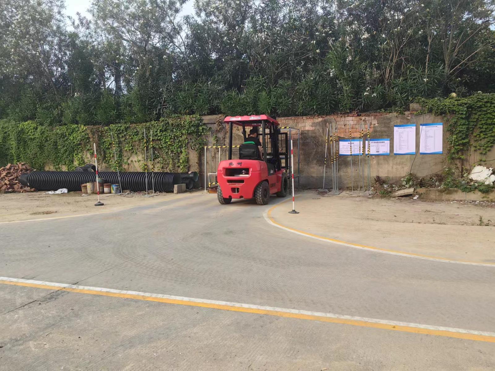 叉车2.jpg